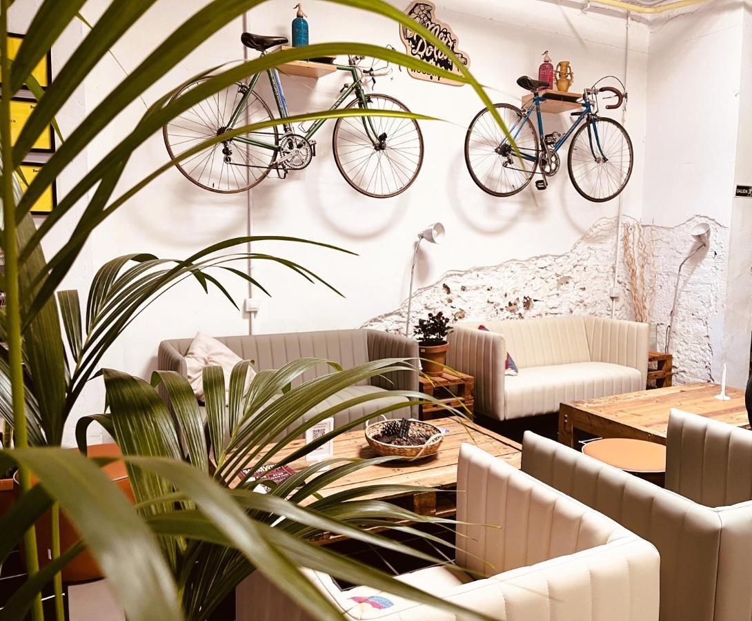 Bed & Bike Barcelona Hostel Bagian luar foto