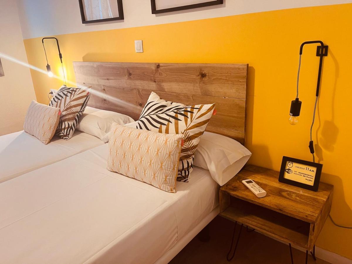 Bed & Bike Barcelona Hostel Bagian luar foto