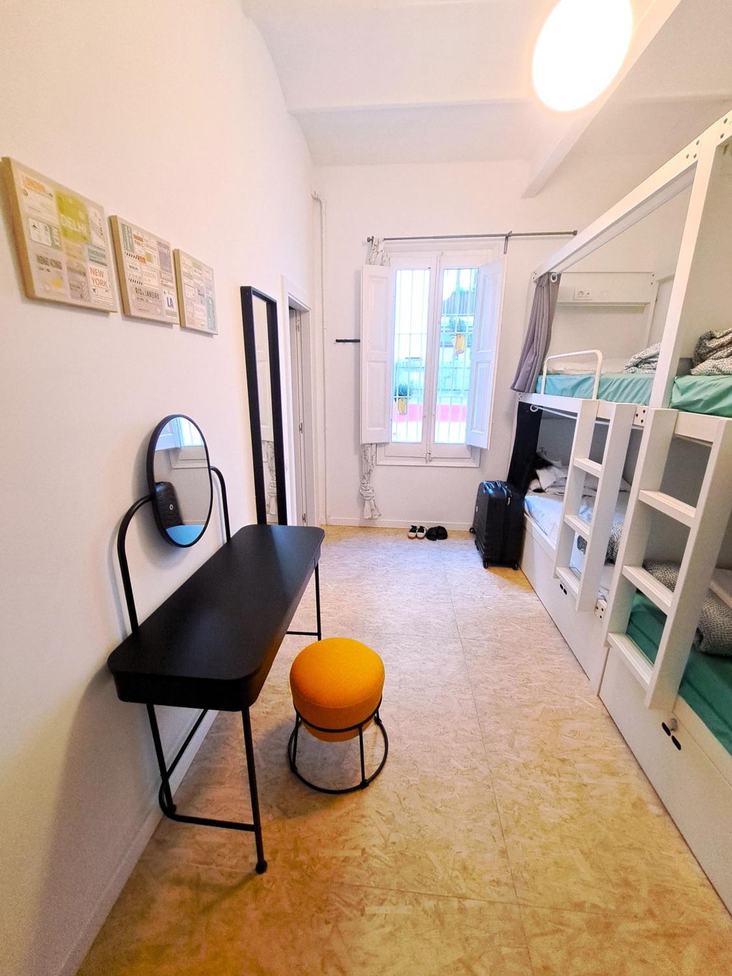 Bed & Bike Barcelona Hostel Bagian luar foto