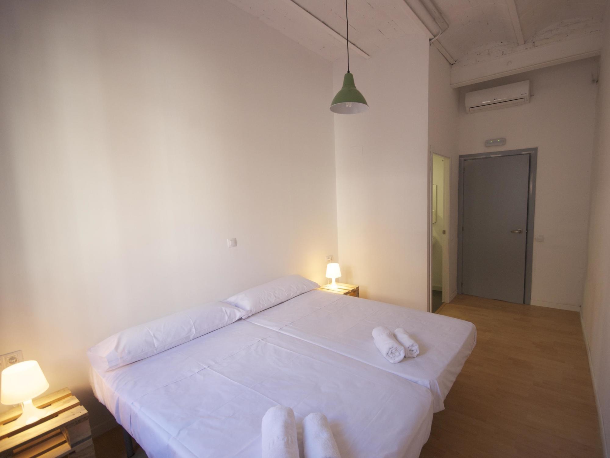 Bed & Bike Barcelona Hostel Bagian luar foto