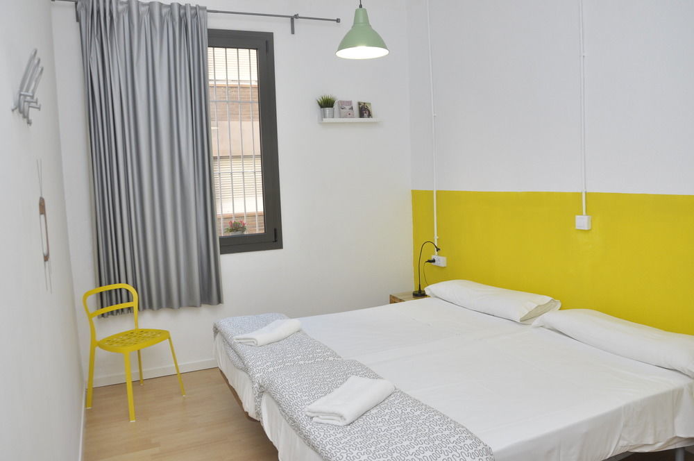 Bed & Bike Barcelona Hostel Bagian luar foto