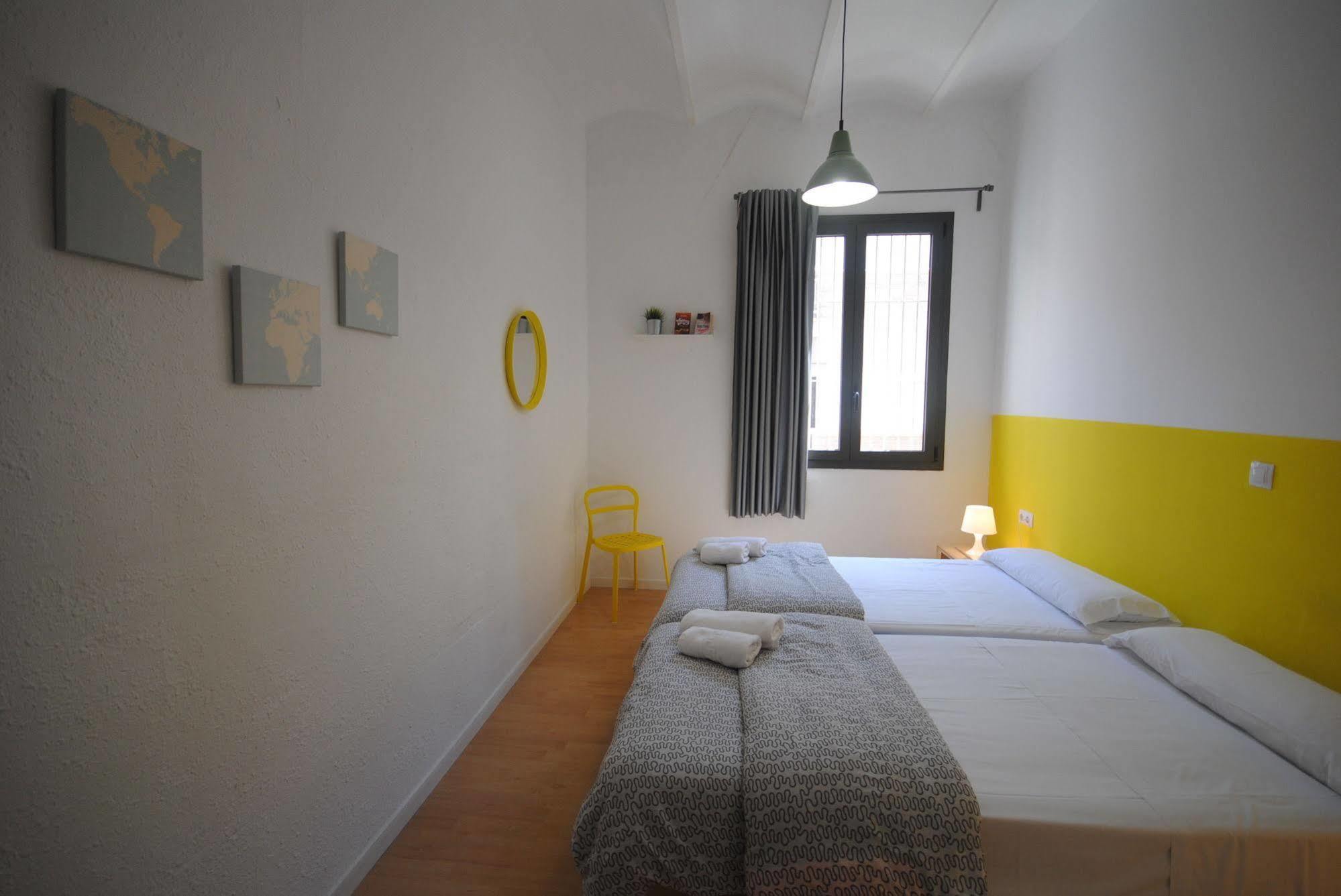 Bed & Bike Barcelona Hostel Bagian luar foto