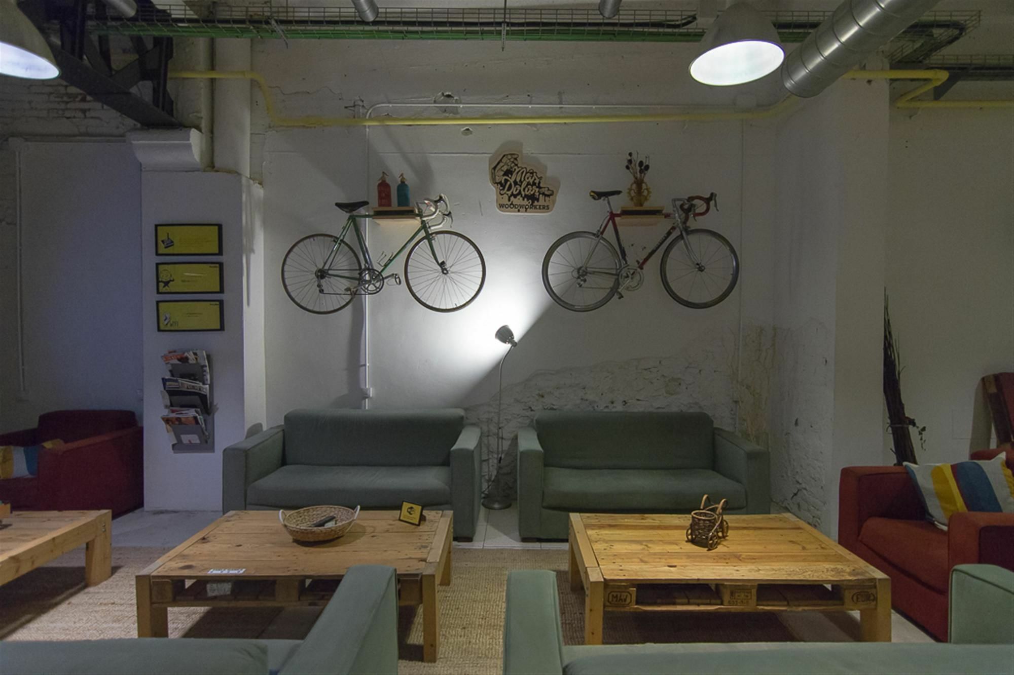 Bed & Bike Barcelona Hostel Bagian luar foto